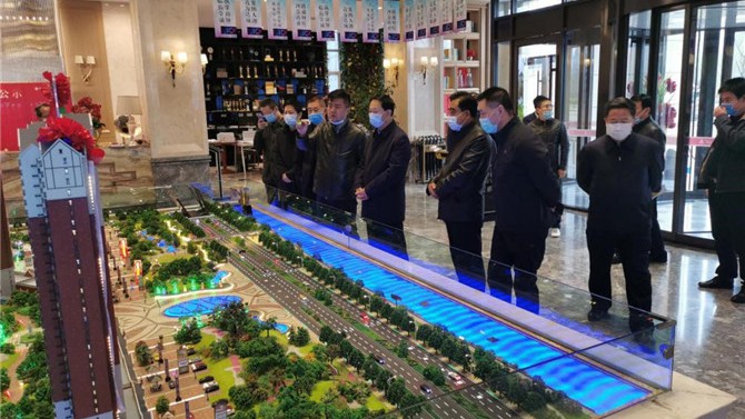 市、區(qū)領(lǐng)導(dǎo)蒞臨百酈灣視察項(xiàng)目小學(xué)建設(shè)情況